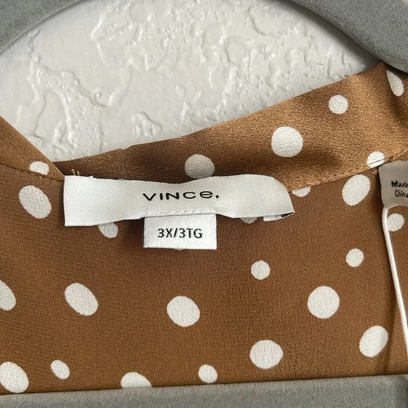 NWT Vince Tossed Dot Button-front Silk Blouse In Brown - Picture 4 of 14